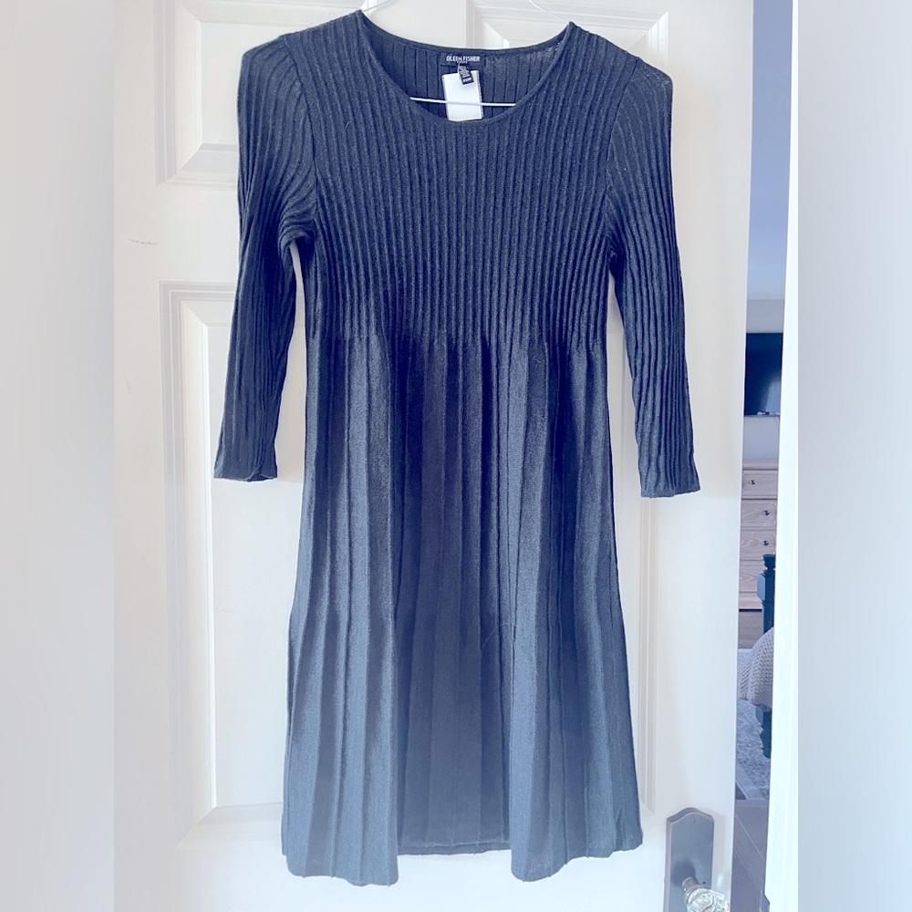 Eileen Fisher Petite Sz PS/PP
Black Pleated Pintuck Wool Dress
Empire Waist
